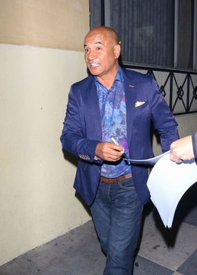 12122018_-_Celebrity_Sightings_In_Los_Angeles_005.jpg
