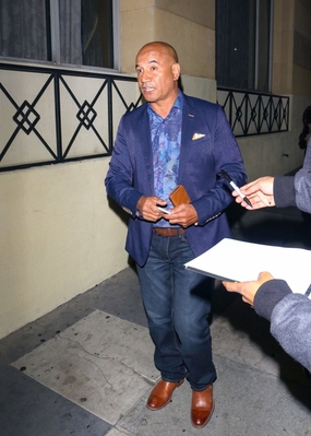 12122018_-_Celebrity_Sightings_In_Los_Angeles_006.jpg