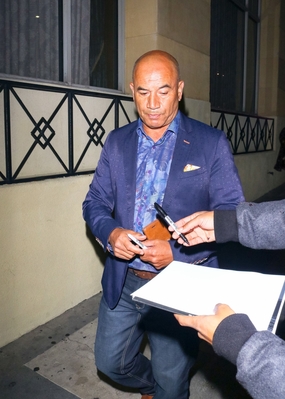 12122018_-_Celebrity_Sightings_In_Los_Angeles_007.jpg