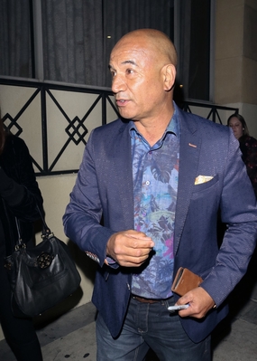 12122018_-_Celebrity_Sightings_In_Los_Angeles_008.jpg