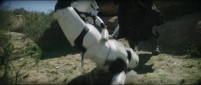 THE_MANDALORIAN_-_E2X06_THE_TRAGEDY_0448.jpg
